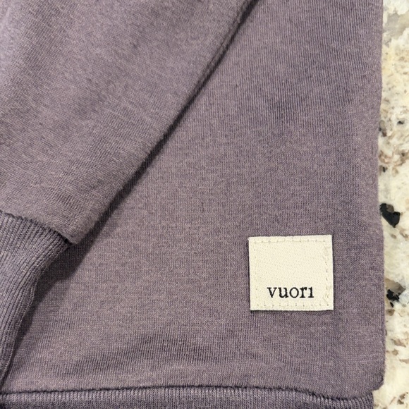 Vuori Women's Long Sleeve Tee in Gray - Picture 2 of 5